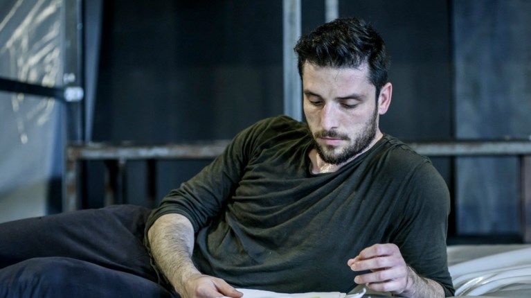 Το σαλόνι του Σπύρου Χατζηαγγελάκη είναι βγαλμένο από το Pinterest – Η πιο trendy ιδέα διακόσμησης