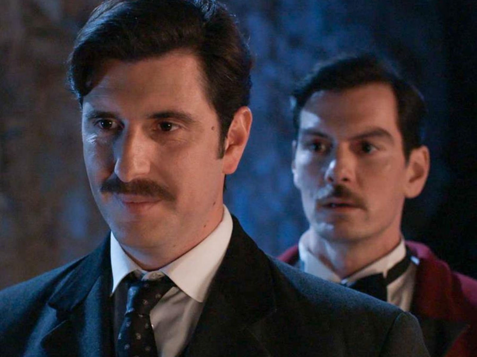 Grand Hotel: Πέτρος και Ρήγας μαχαιρώνονται για τα μάτια της Αλίκης