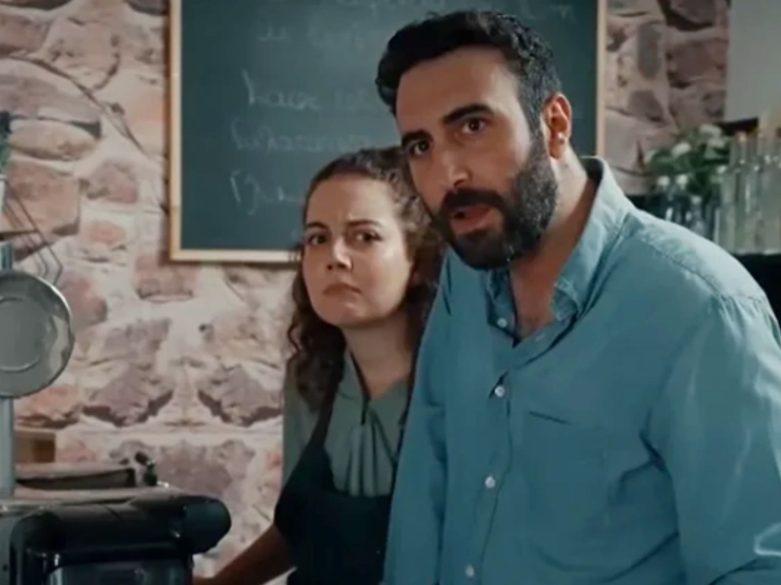 Η Γη της Ελιάς: Ο Πότης εξευτελίζει την Άννα και την πετάει στο δρόμο