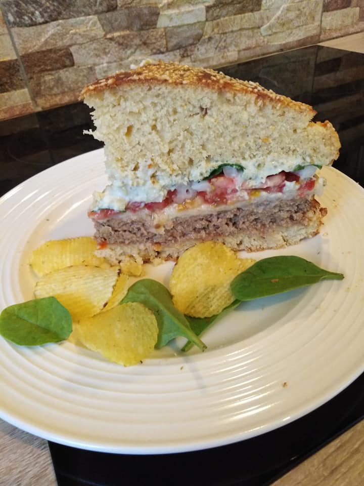 Burger Γίγας σε καρβέλι 30 εκατοστών