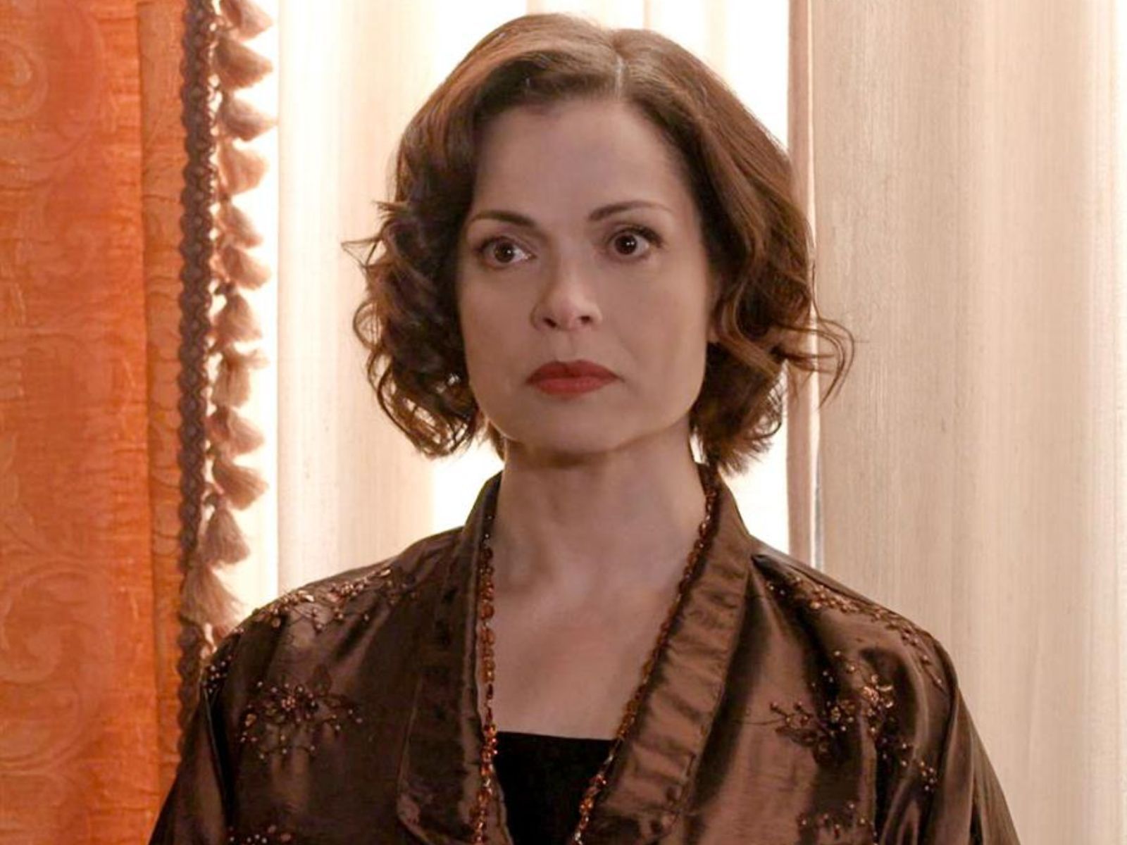 Grand Hotel : Το γράμμα που αποδεικνύει την αθωότητά της δεν βρίσκεται πουθενά και η Κυβέλη μπαίνει στη φυλακή