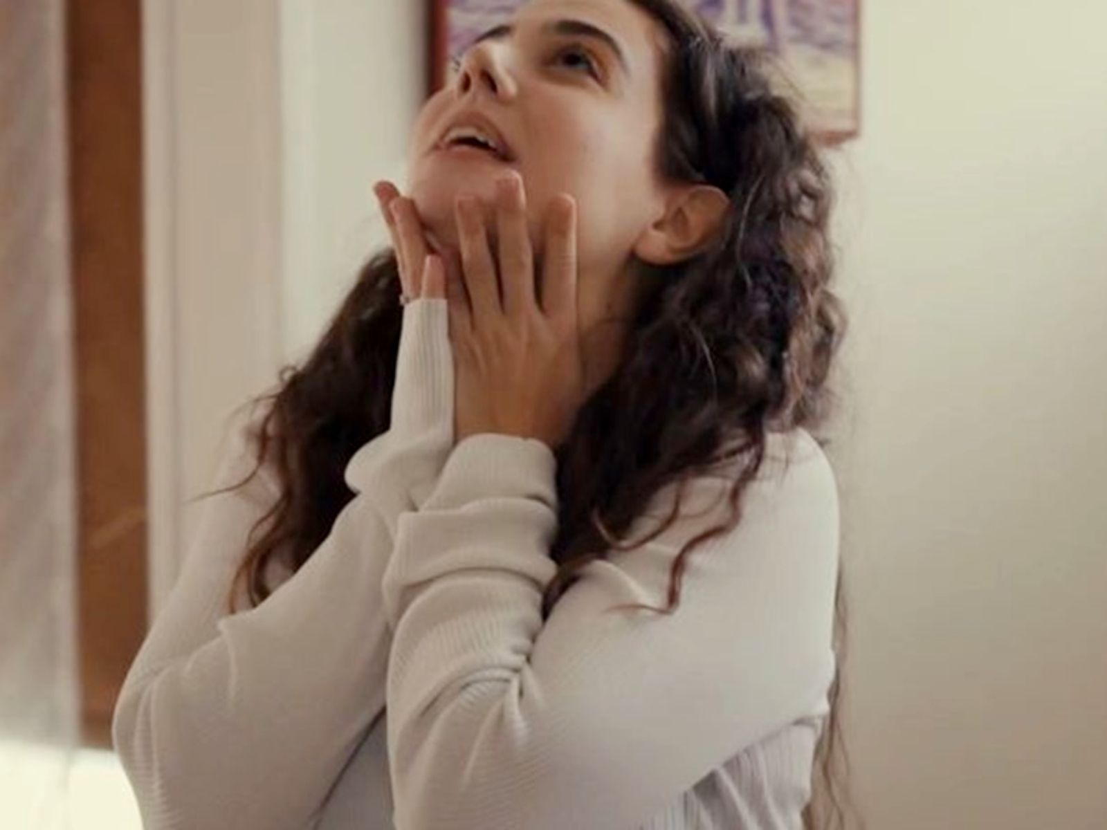 Η Γη της Ελιάς: Η Αννα μοιρολογεί τα παιδιά της – Η Ανατριχιαστική σκηνή που θα μας καθηλώσει