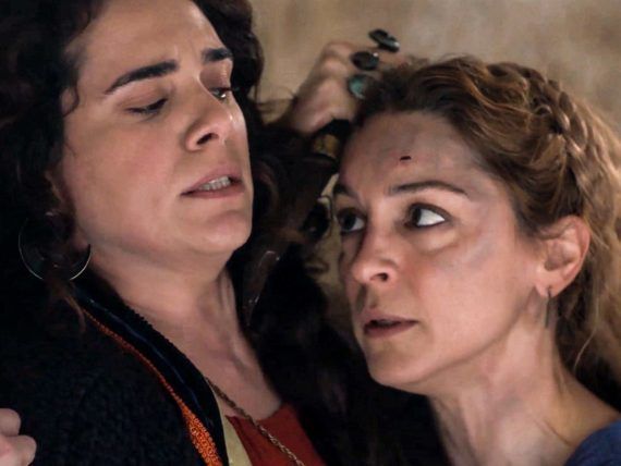 Η Μάγισσα: Η ζωή μιας νεαρής κοπέλας κινδυνεύει από το μαχαίρι μιας μάγισσας.