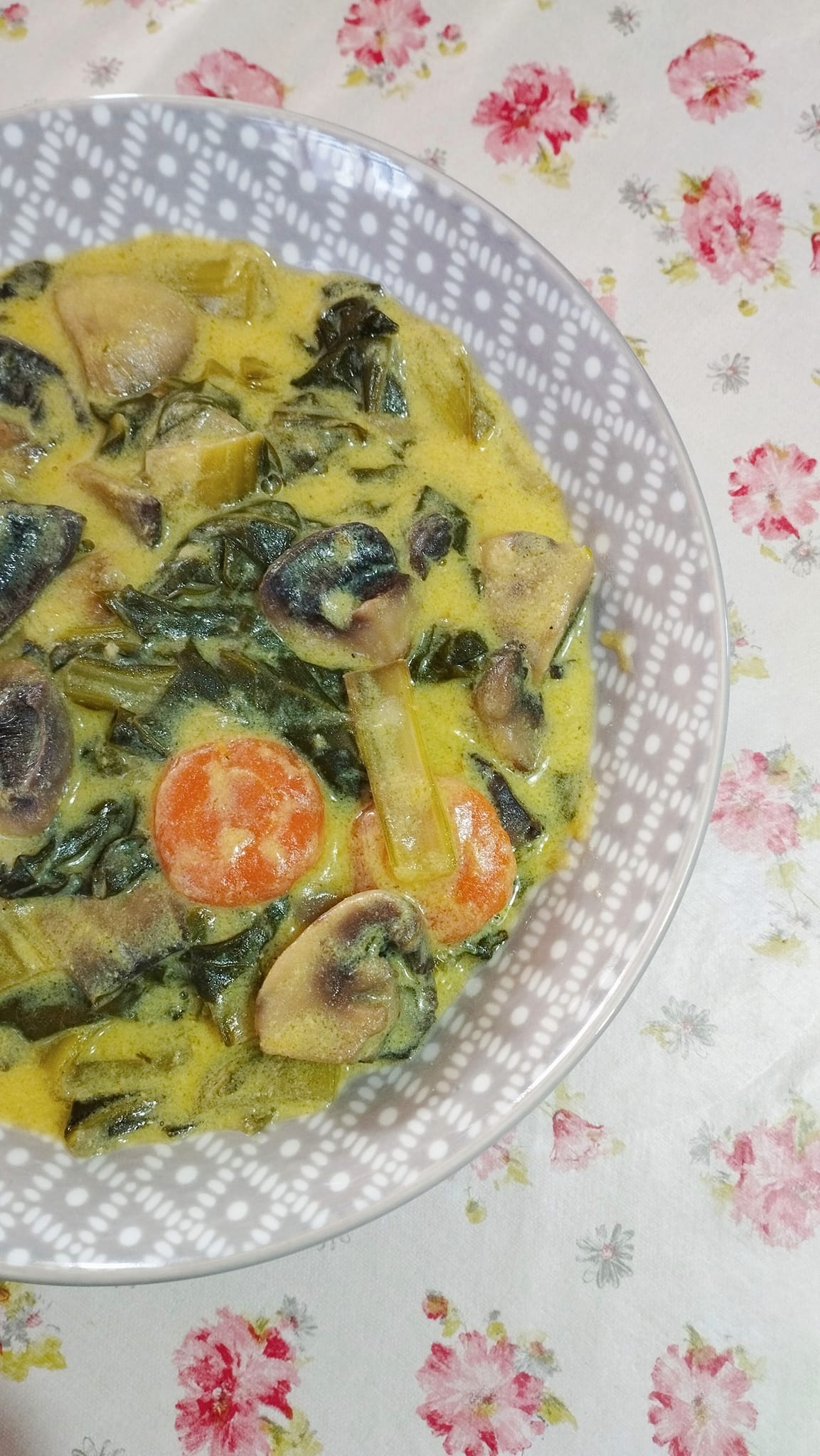 Μανιτάρια αυγολέμονο με σέσκουλα