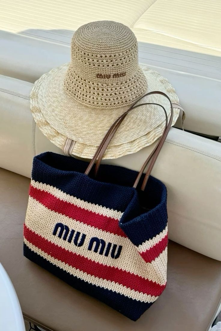 Πλεκτές τσάντες το Καλοκαίρι – Το Νο1 trend και ιδέες για σχέδια και χρώματα στα πιο boho outfits