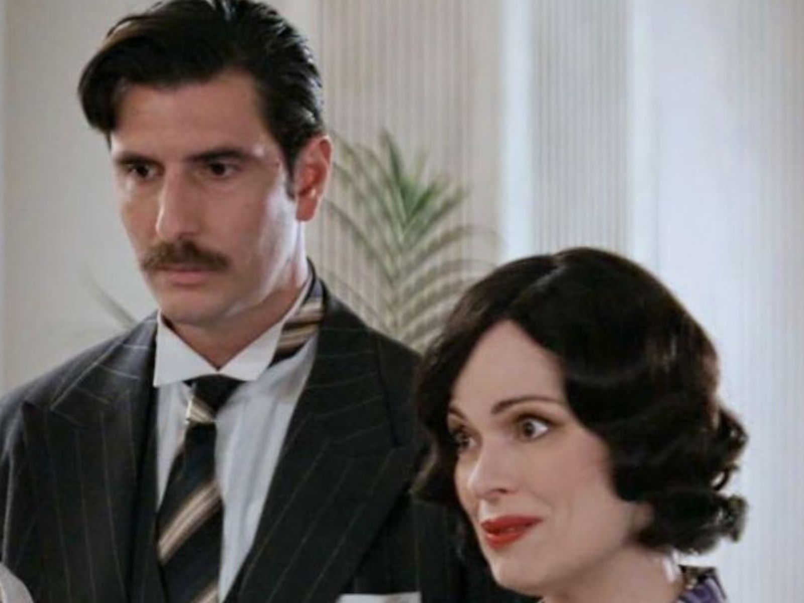 Grand Hotel: O Ρήγας μεθυσμένος πιέζει την Κυβέλη να παραδεχτεί τα αισθήματα της