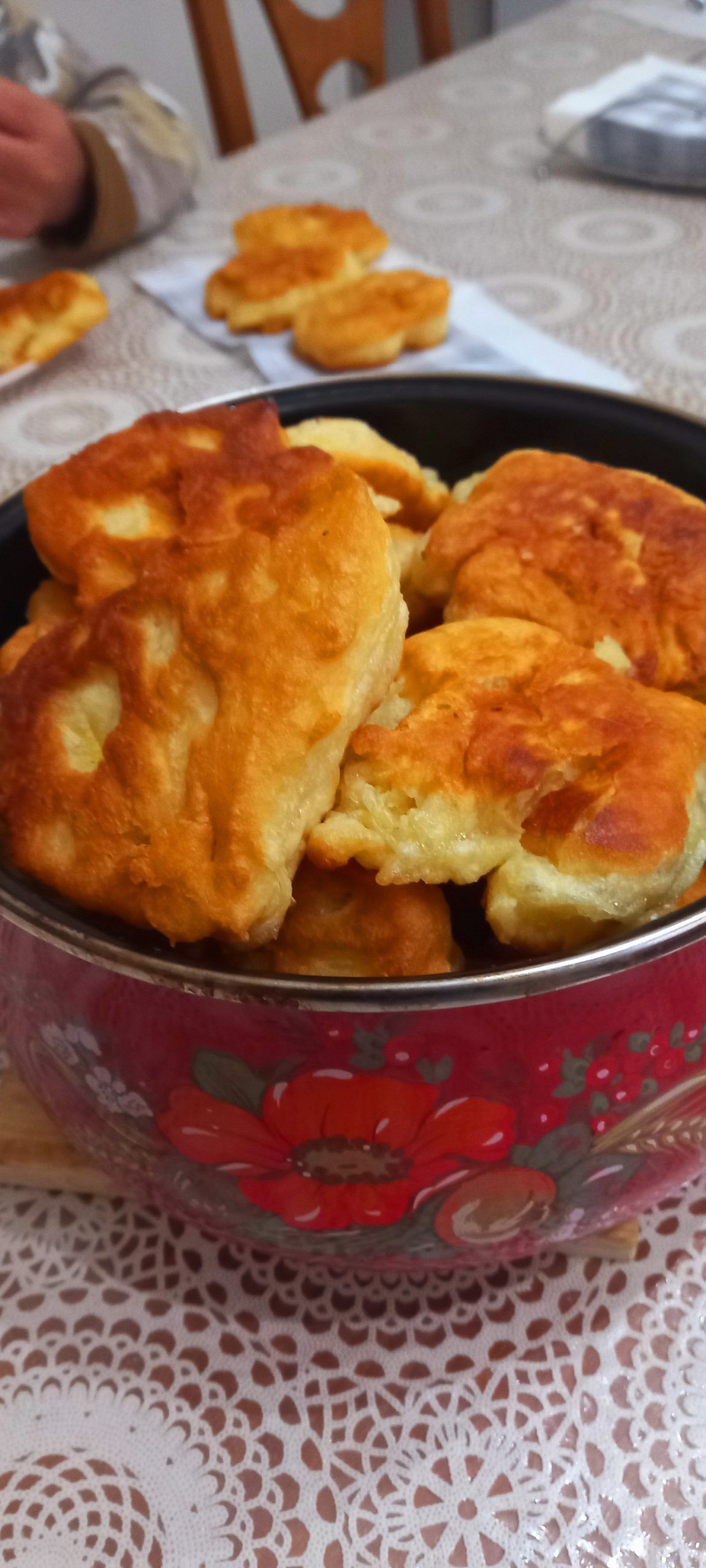 Αφράτα τηγανόψωμα που γίνονται αλμυρά ή γλυκά για το ταπεράκι του σχολείου