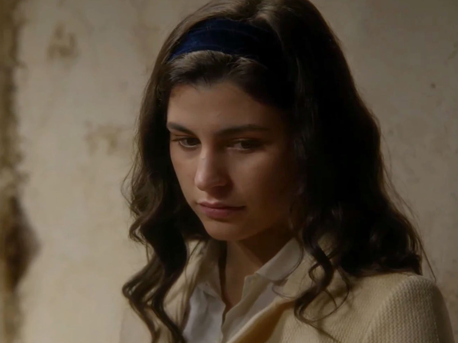 Άγιος Έρωτας: Είσαι ότι χειρότερο μου έχει τύχει- Η Χλόη σπρώχνει τον πατήρ Νικόλαο και τον διώχνει