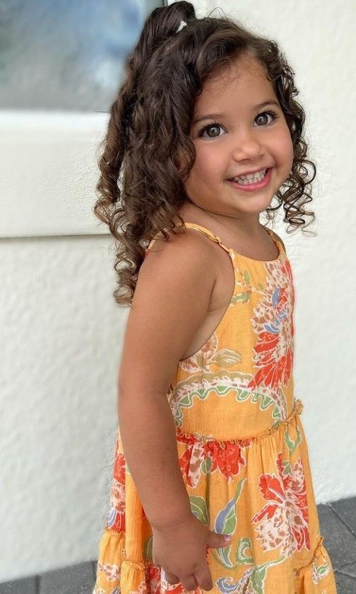 9+1 χαριτωμένες ιδέες για χτενίσματα και κουρέματα για κοριτσάκια με μπούκλες