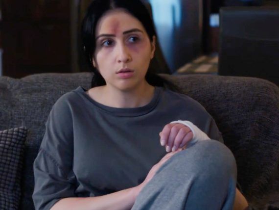 Η Γη της Ελιάς: Ποια είναι η Δάφνη που εμπλέκεται στη δολοφονία της Πετράνας;