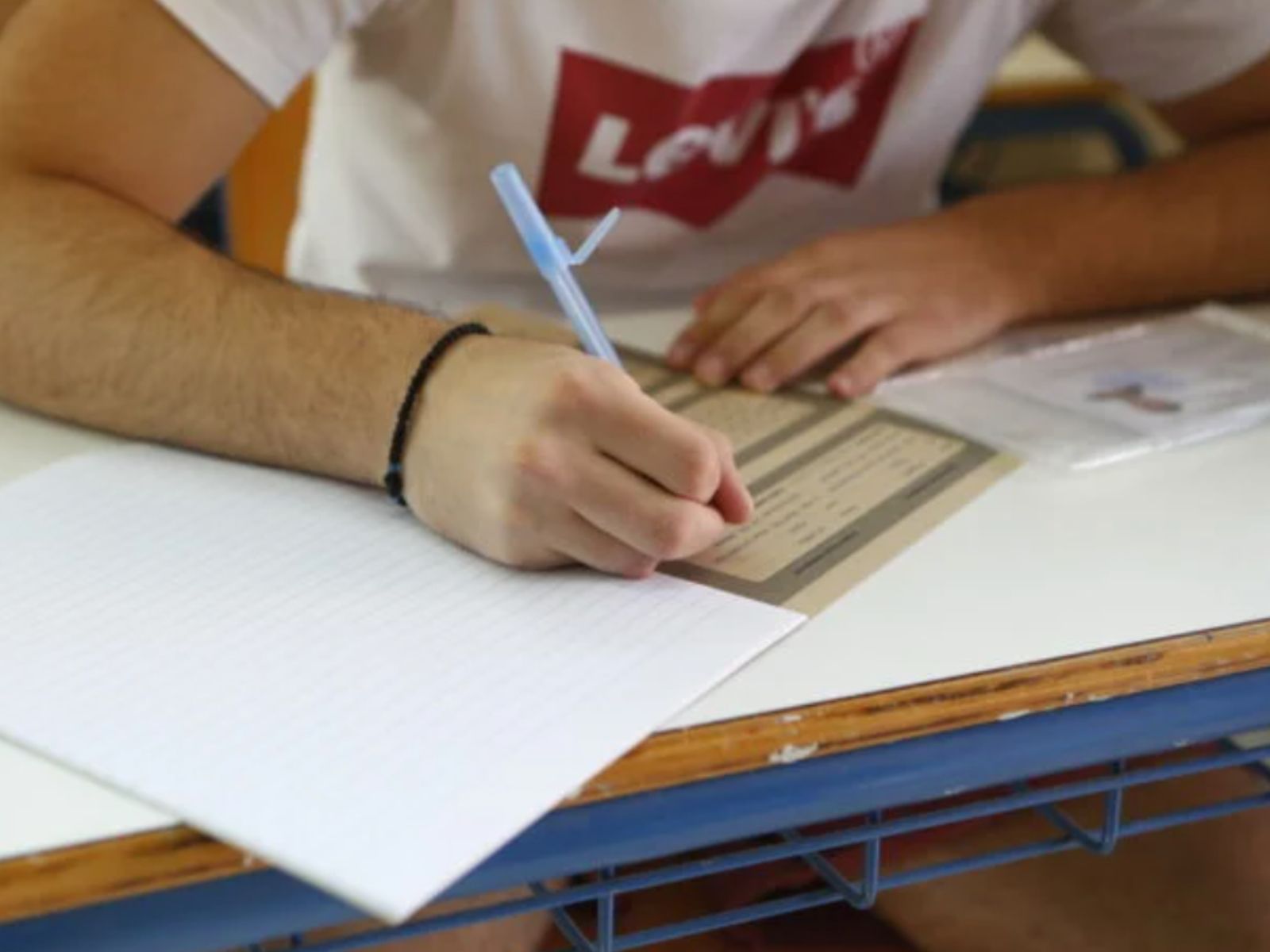 Πανελλήνιες 2025: Τα θέματα και οι απαντήσεις που «έπεσαν» στη Νεοελληνική Γλώσσα-Έκθεση