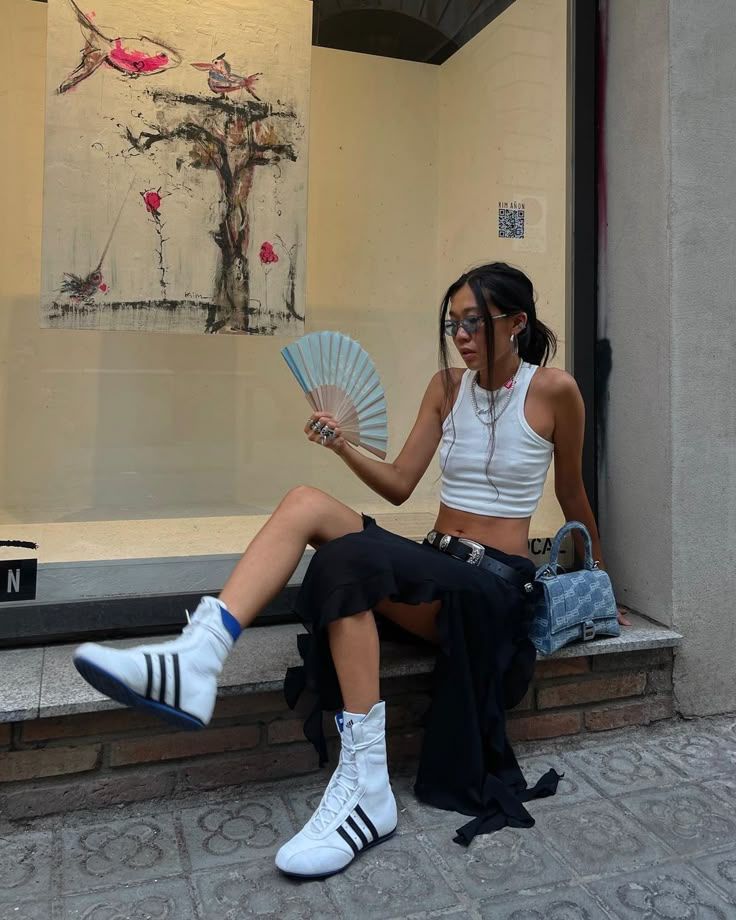 Τα boxing sneakers είναι το νέο trend της σεζόν – Ιδέες για street ντύσιμο που θα απογειώσει το στιλ σου