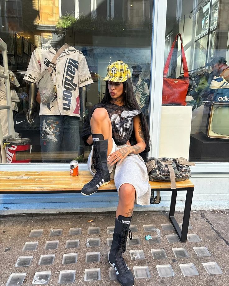 Τα boxing sneakers είναι το νέο trend της σεζόν – Ιδέες για street ντύσιμο που θα απογειώσει το στιλ σου