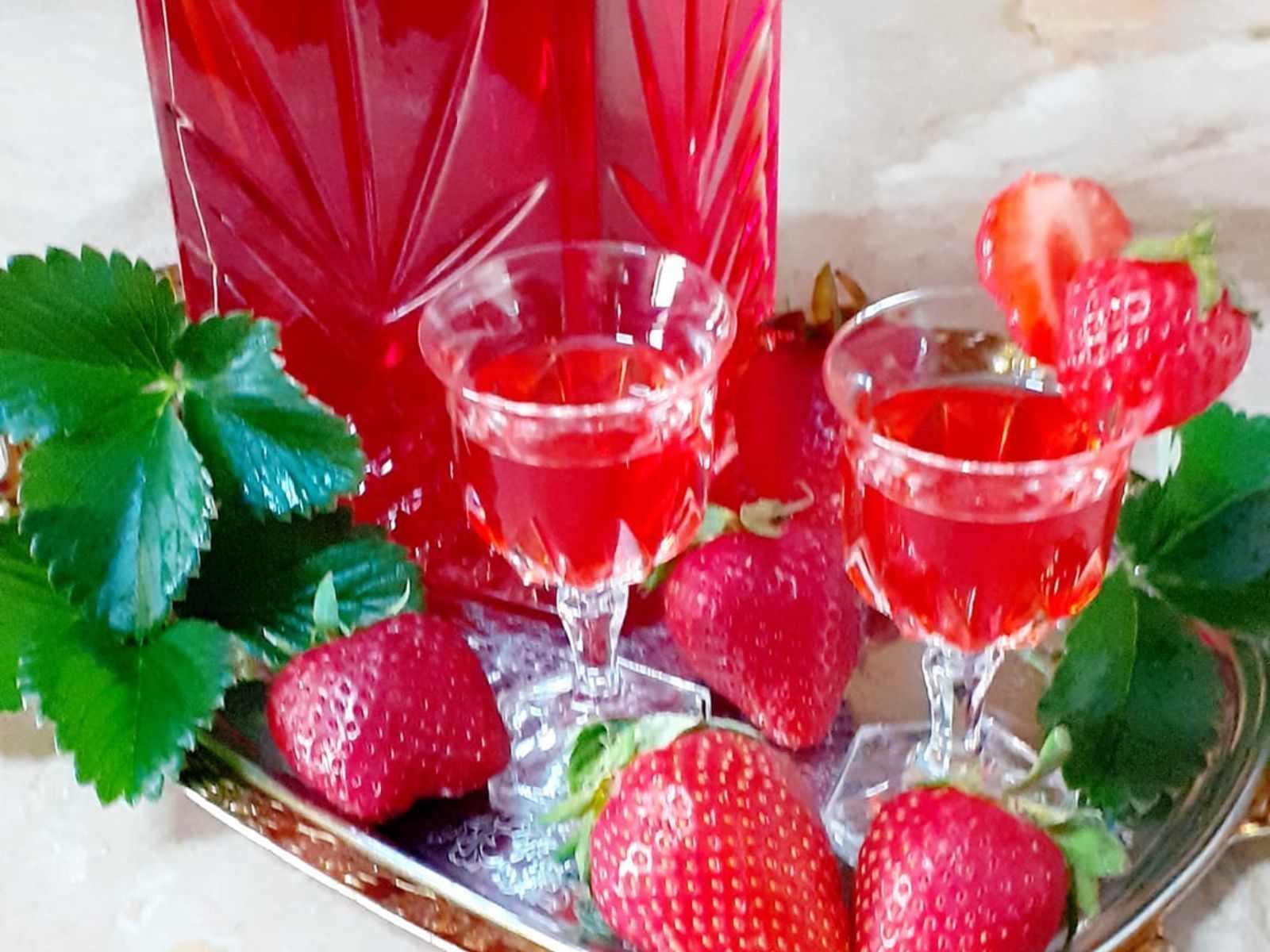 Γλυκόπιοτο λικέρ φράουλας με 3 υλικά