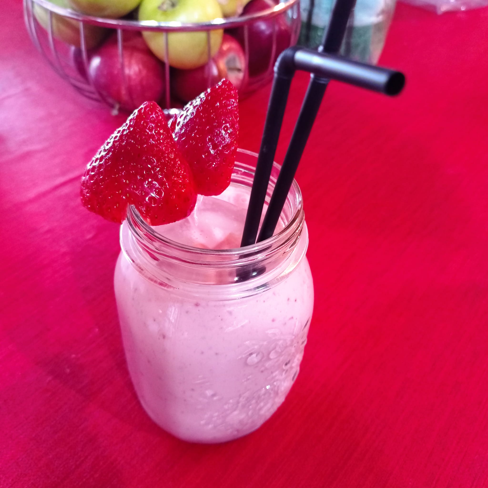 Καλοκαιρινό smoothie φράουλα – μπανάνα