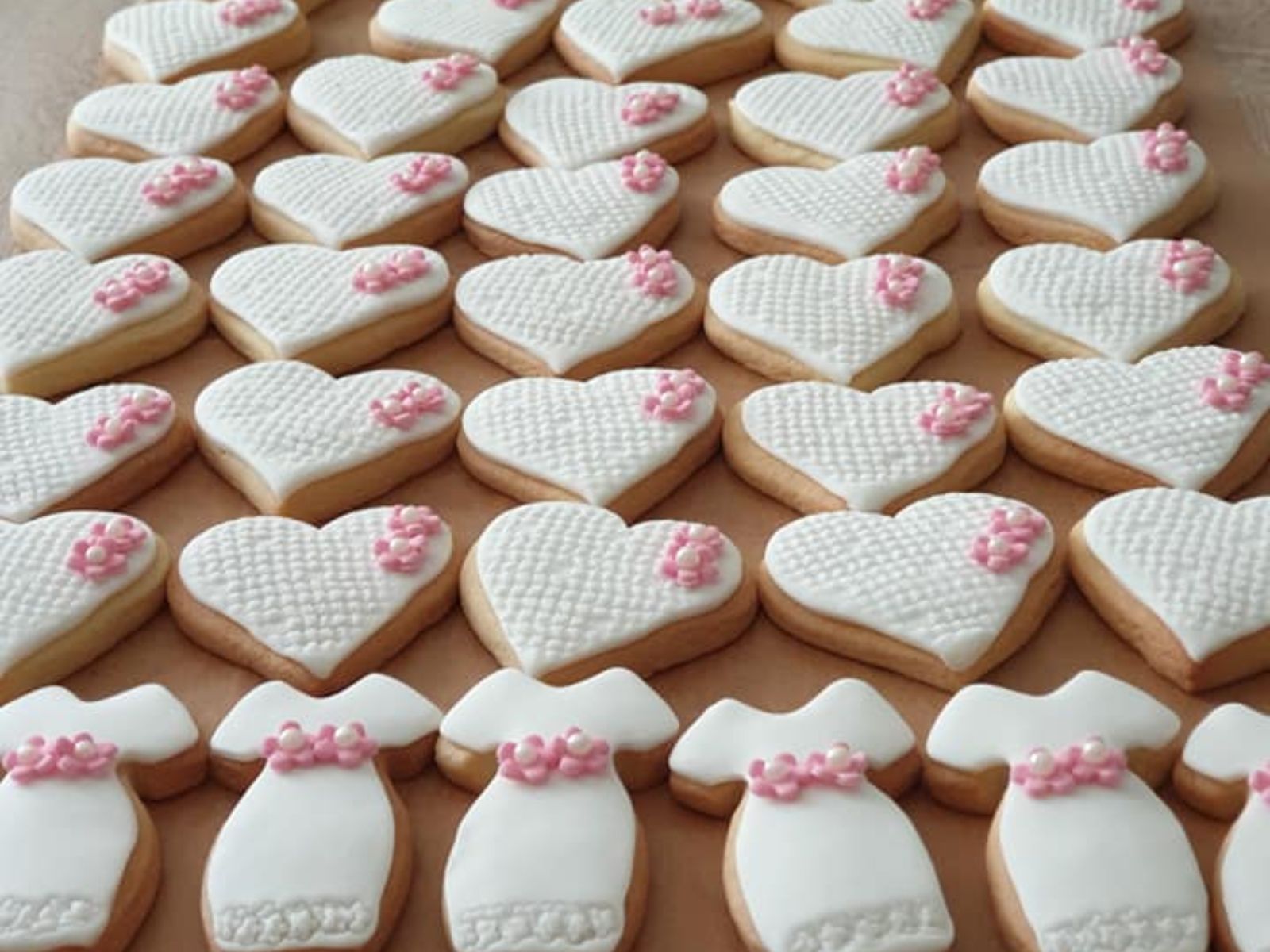 Μπισκότα βουτύρου με ζαχαρόπαστα για γάμο