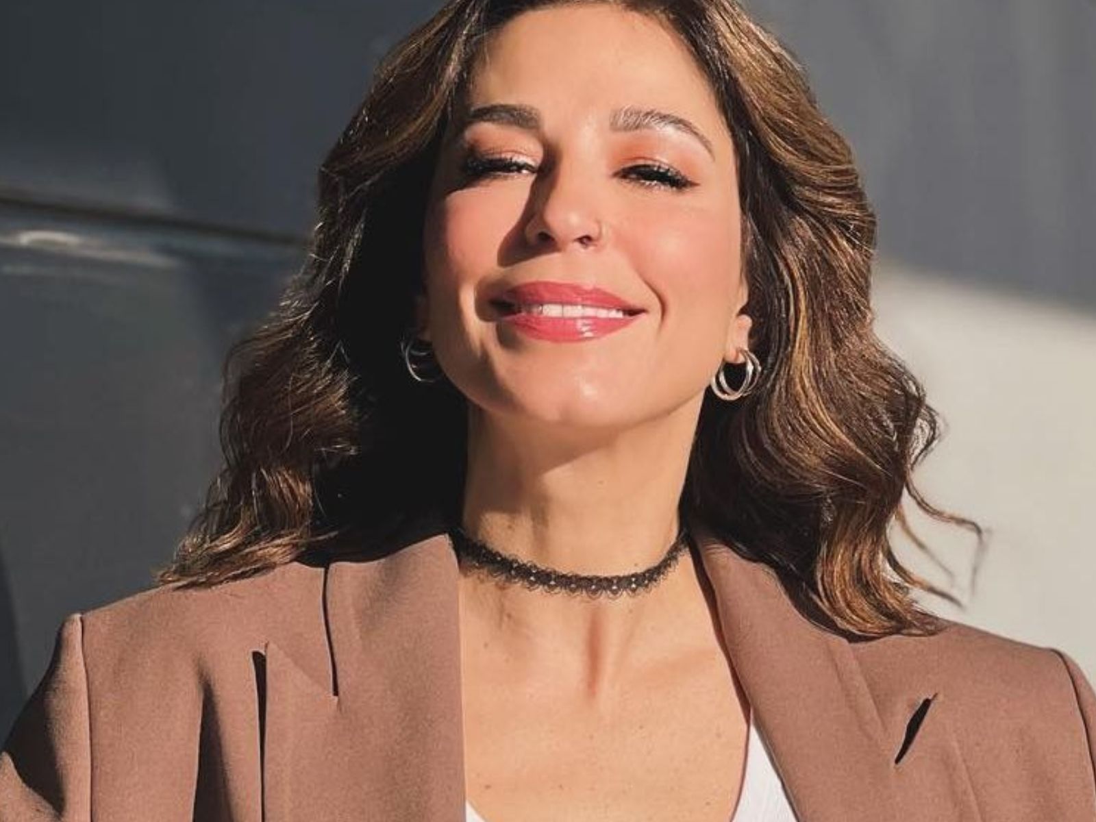 Η Κατερίνα Παπουτσάκη αγαπά την απλότητα – Το vintage βάζο που ξεχωρίσαμε στο σαλόνι της