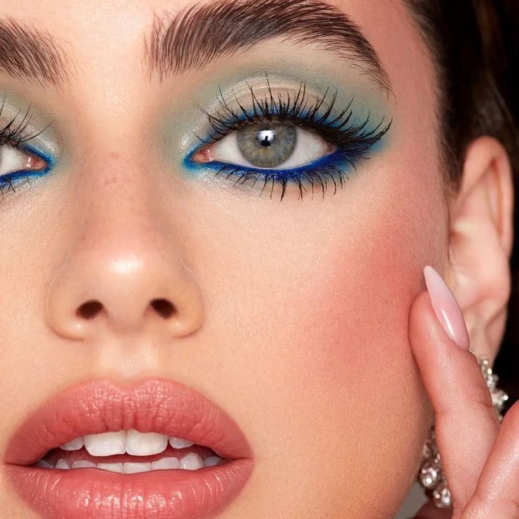 Πλήρης οδηγός για αδιάβροχο μακιγιάζ για τις ζεστές μέρες και βράδια του Καλοκαιριού