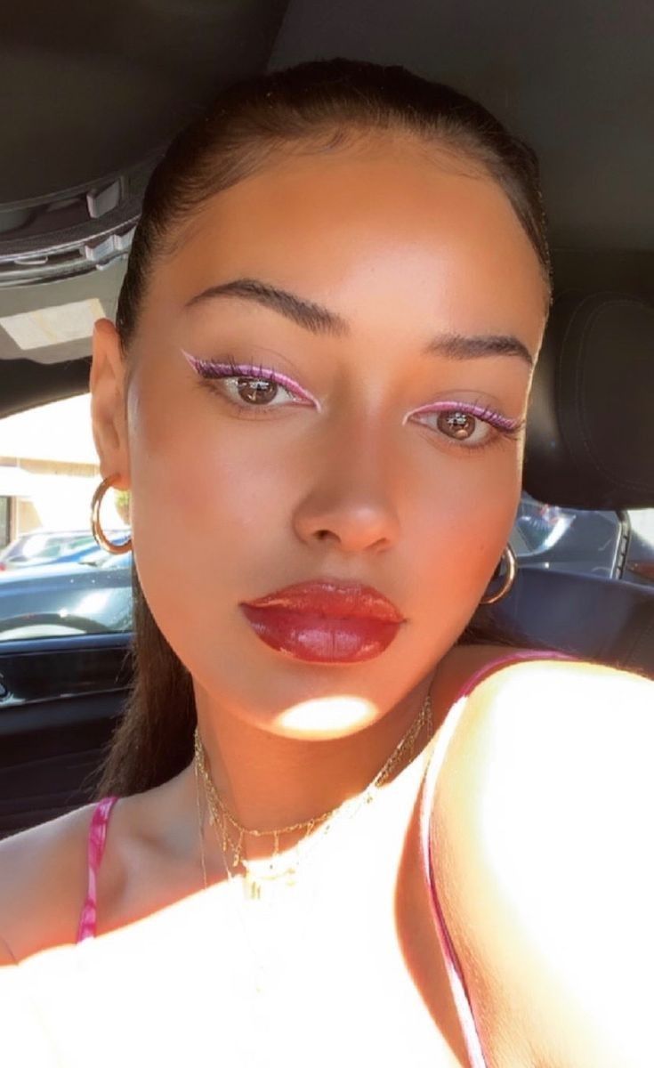 Πλήρης οδηγός για αδιάβροχο μακιγιάζ για τις ζεστές μέρες και βράδια του Καλοκαιριού