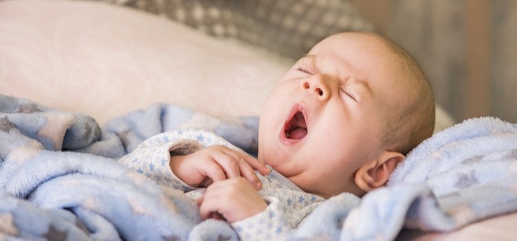 Τι πρέπει να ξέρεις για τον ύπνο των βρεφών: Μύθοι και αλήθειες