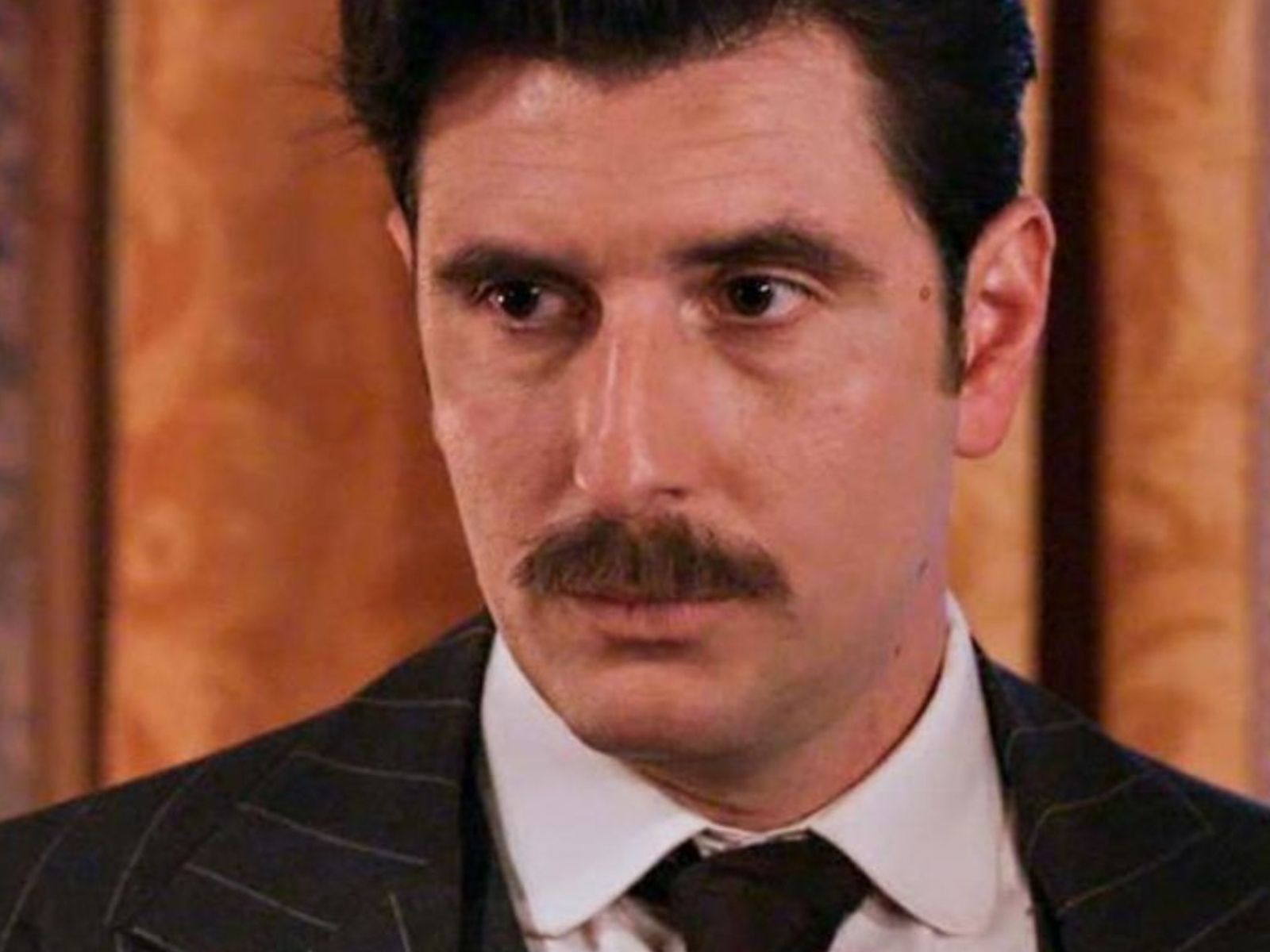 Grand Hotel: Ο Ρήγας βάζει τον Πέτρο φυλακή