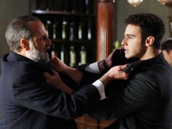 Άγιος Έρωτας: O Αργύρης χτυπά με το όπλο τον Παύλο