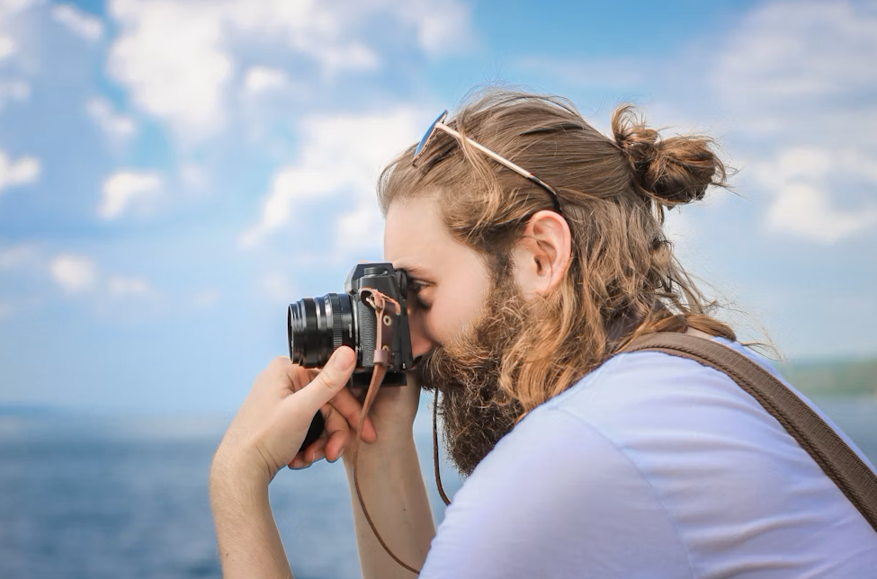 Τα must-have gadgets για ταξιδιώτες που αγαπούν την τεχνολογία