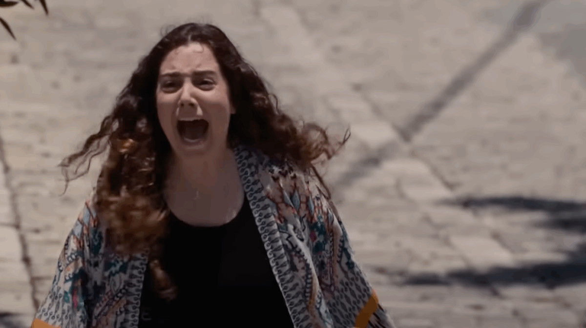 Η Γη της Ελιάς: Οι Γερακάρηδες χτυπάνε άσχημα την Αννα – Την βρίσκει ο Τιμόθεος αναίσθητη