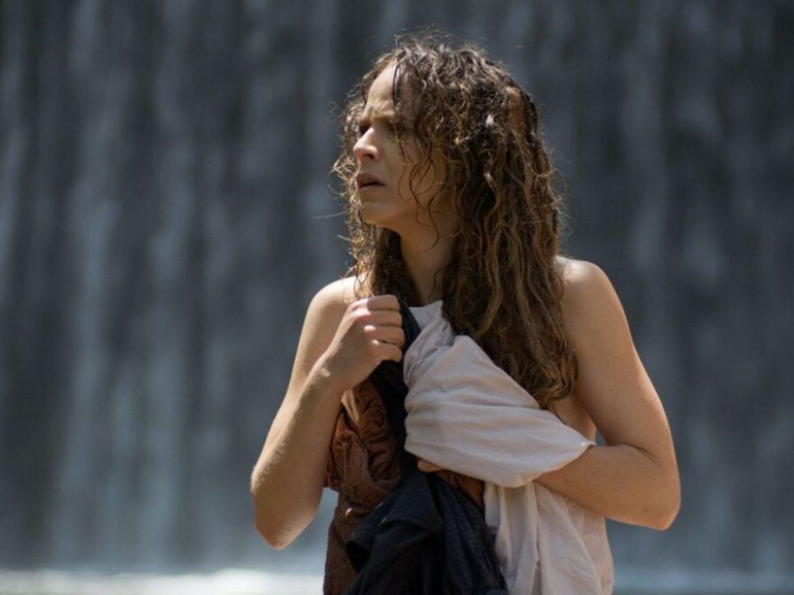 Η Μάγισσα: Η Θεοφανώ σώζει την τελευταία στιγμή τον Ανδρέα