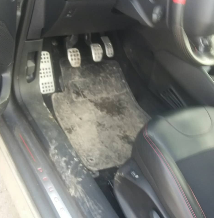 Άμμος και αλάτι στο εσωτερικό του αυτοκινήτου: Καθαρισμός και προστασία βήμα-βήμα