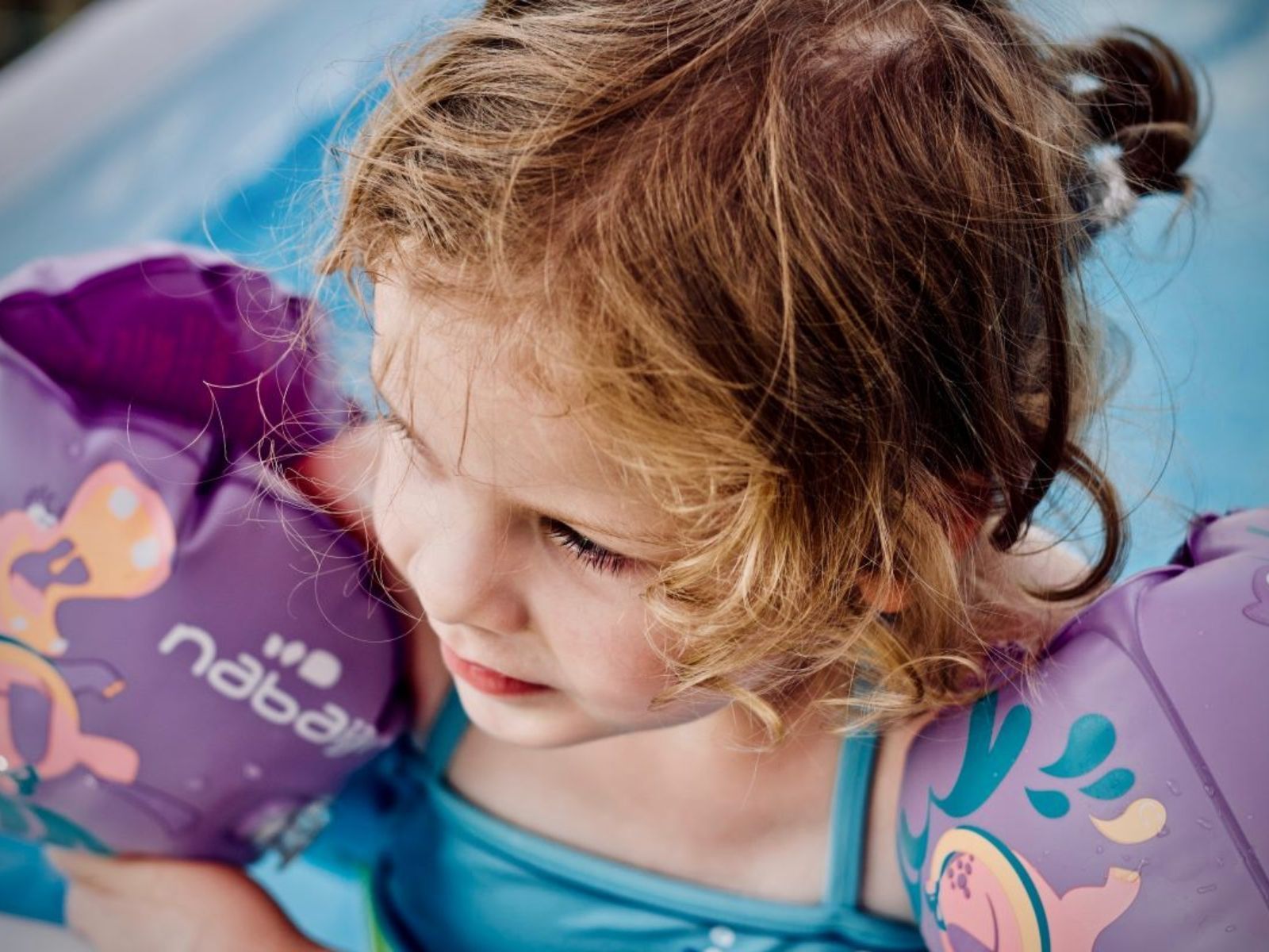 Συμβουλές πρώτων βοηθειών για γονείς: Τι κάνεις αν το παιδί πιει νερό