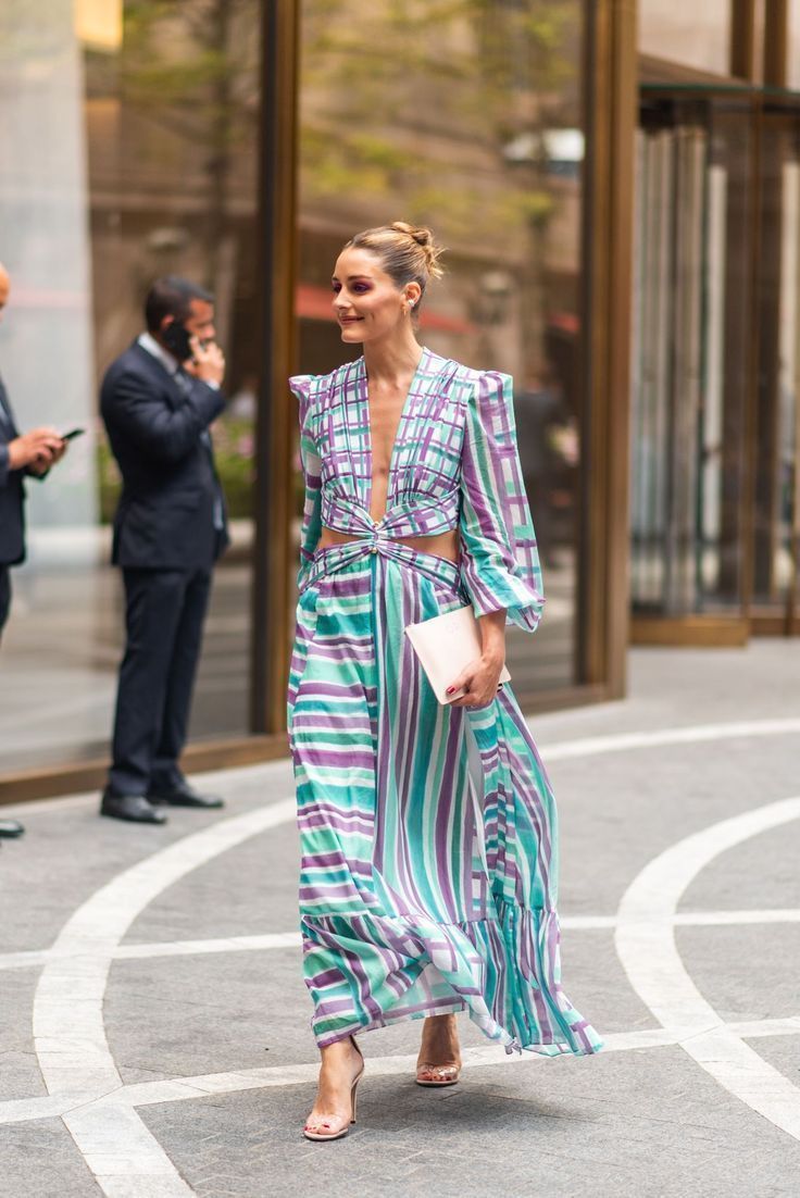 Ιδέες για Καλοκαιρινά outfits στο γραφείο – Τί φοράω όταν η θερμοκρασία ανεβαίνει;