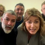 Πόρτο Λεόνε: Ποιες είναι οι οικογένειες Καπετανάκου – Βούλγαρη που θα πρωταγωνιστήσουν στη Τρούμπα του 1964