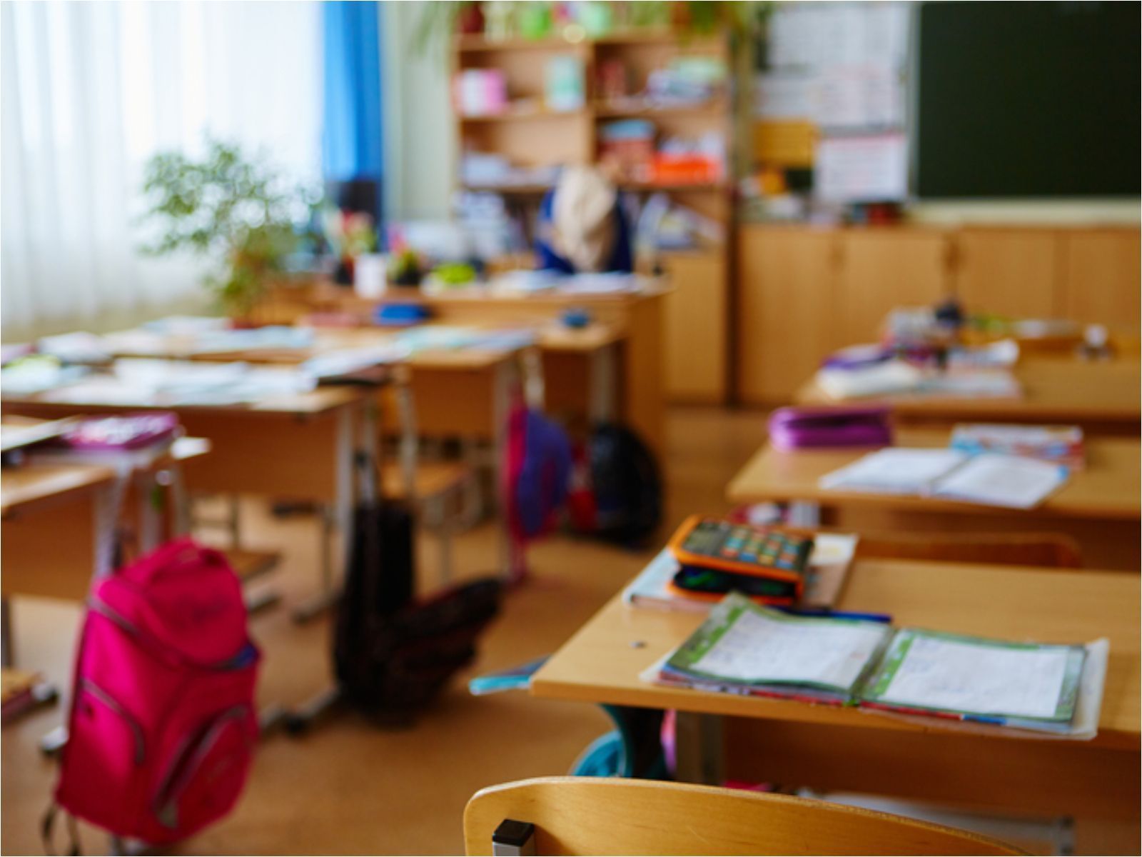 θρανία-σε-σχολική-τάξη