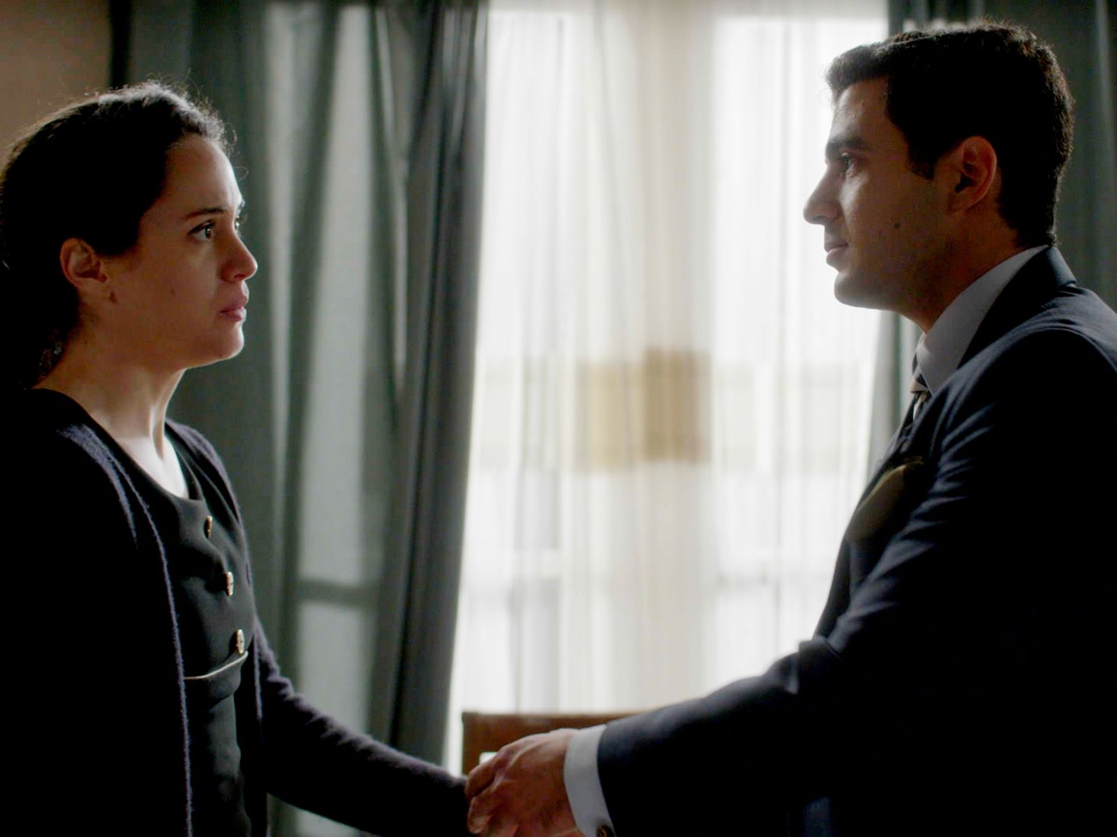 Άγιος Έρωτας: Η Αναστασία μαθαίνει το μεγάλο μυστικό του Χάρη και τον διώχνει μακριά