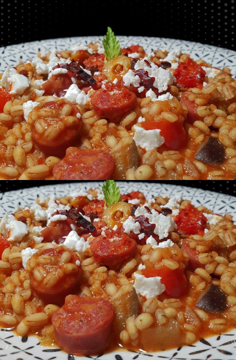 Ριζότο κριθαριού με λουκάνικο Λευκάδας