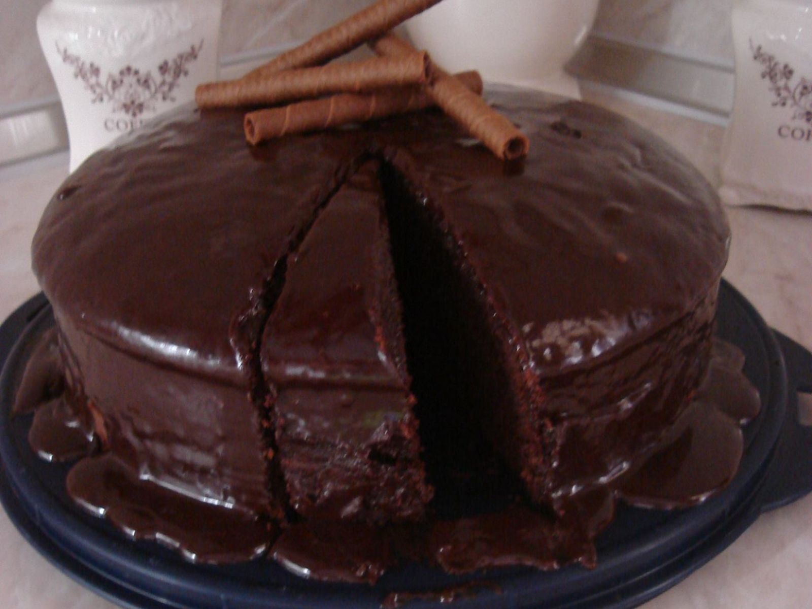 Ζουμερό σοκολατένιο κέικ μπανάνας με γλάσο