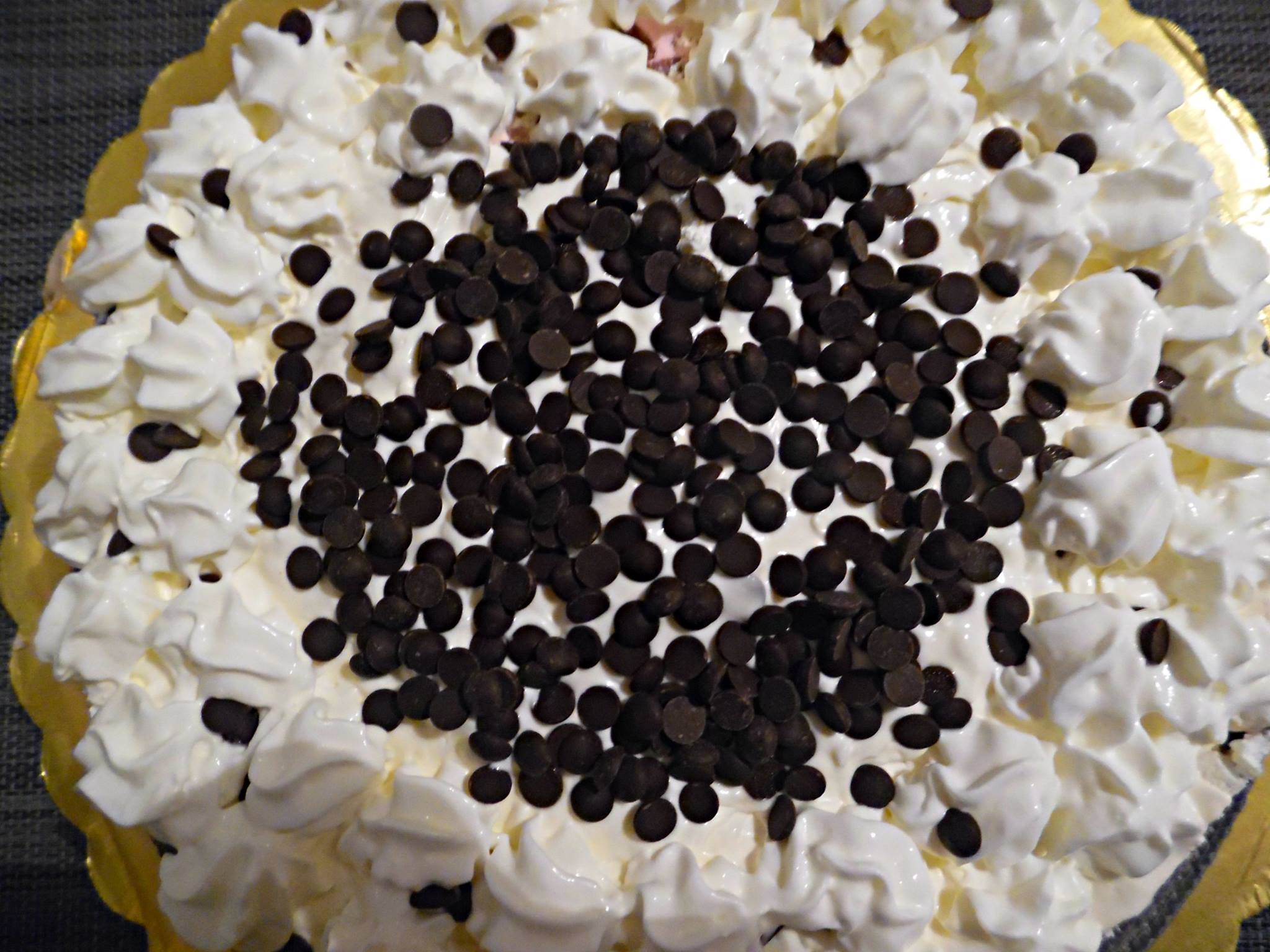 Εύκολη τούρτα με γεμιστά μπισκότα