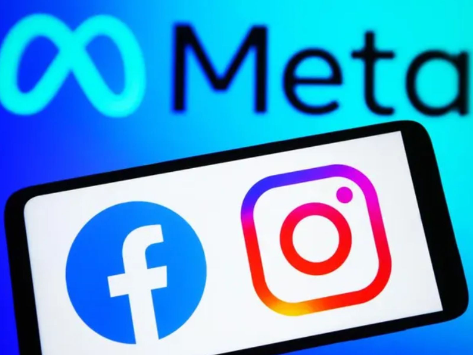 Έκτακτο – 13 ευρώ τον μήνα θα πληρώνουν οι χρήστες Facebook και Instagram