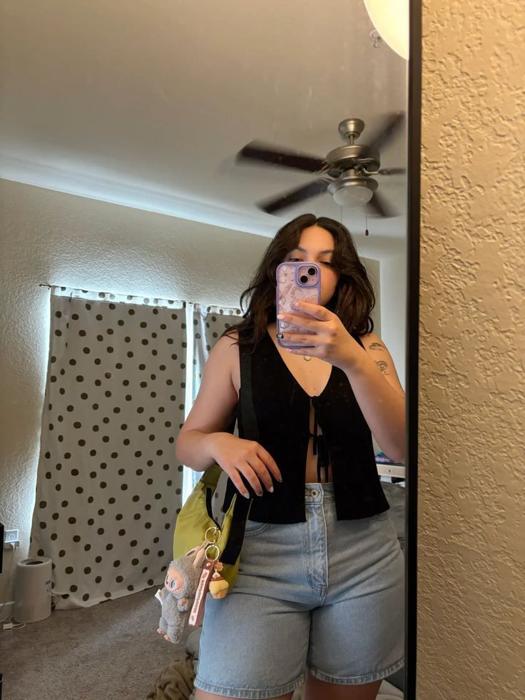 Labudus: Γιατί τα μπρελόκ με Gremlins στις τσάντες έγιναν ο νέος εθισμός του διαδικτύου 