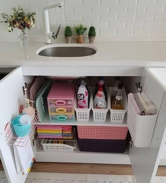 Μικρή κουζίνα με λίγα ντουλάπια – Συμβουλές για σωστή οργάνωση χωρίς ανακαίνιση