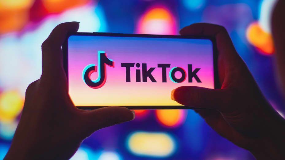 Θέλεις να γίνεις viral στο TikTok; – Όλες οι συμβουλές από social media experts για να αυξήσεις τις προβολές σου
