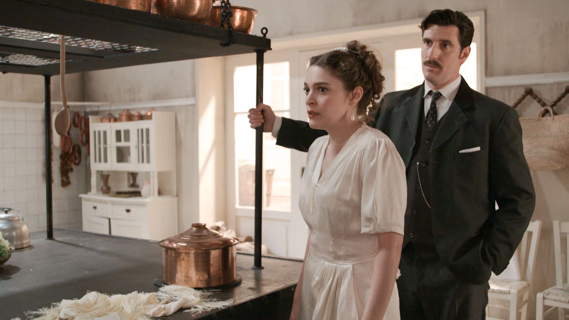 Grand Hotel: Ο Ρήγας αποκαλύπτει στην Αλίκη τη σχέση του με την Κυβέλη