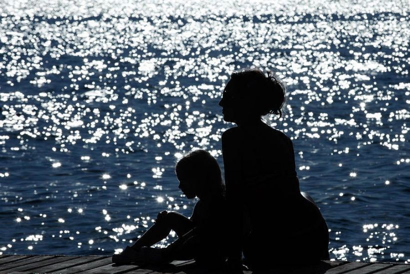 Η δύναμη της μαμάς: Πώς αντέχει πάντα ακόμα κι όταν δεν το δείχνει