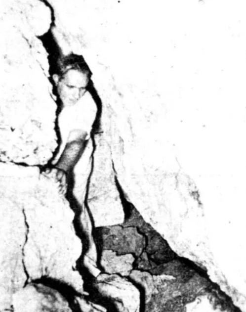 Το θρίλερ της Πειραϊκής με τα ακέφαλα πτώματα και τα μυστικά δωμάτια των αρχαιοκάπηλων