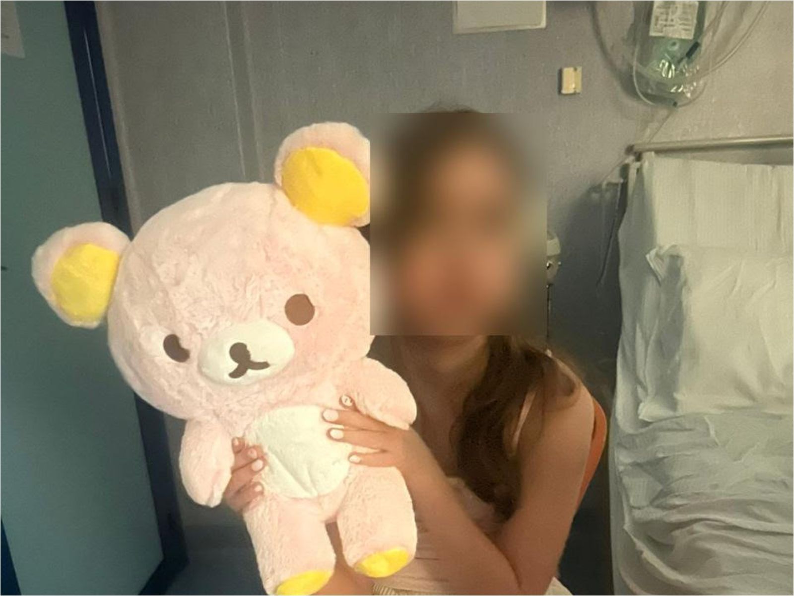 Γνωστός τραγουδιστής κάνει έκκληση για δότη μυελού των οστών- Το κοριτσάκι του δίνει μάχη για τη ζωή της