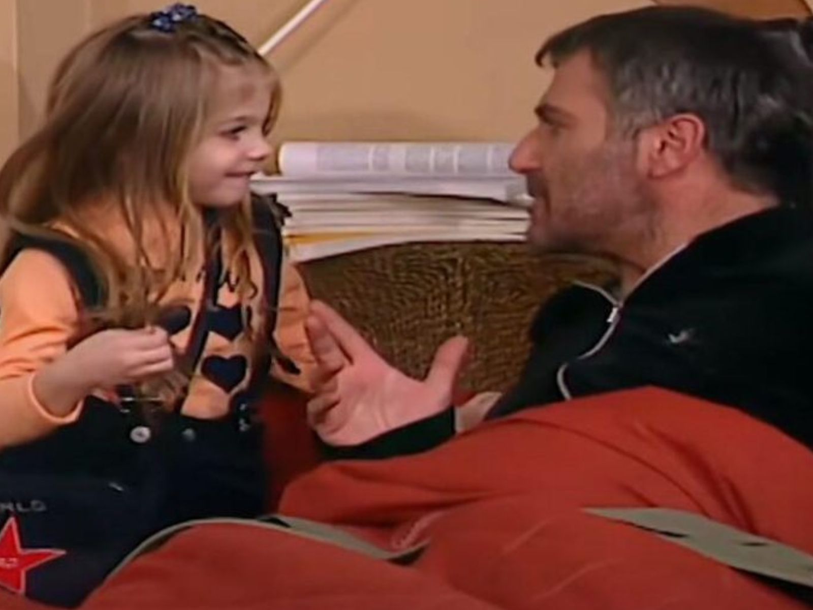 Η μικρή Εύα από το απαγορευμένο επεισόδιο στους Δύο Ξένους είναι σήμερα λαμπρή δικηγόρος