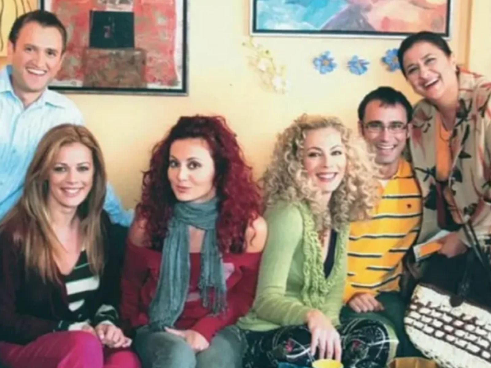 Επιστρέφει το Παρά Πέντε με απώλειες – Οι 7 ηθοποιοί που έφυγαν από την ζωή 19 χρόνια μετά το τέλος