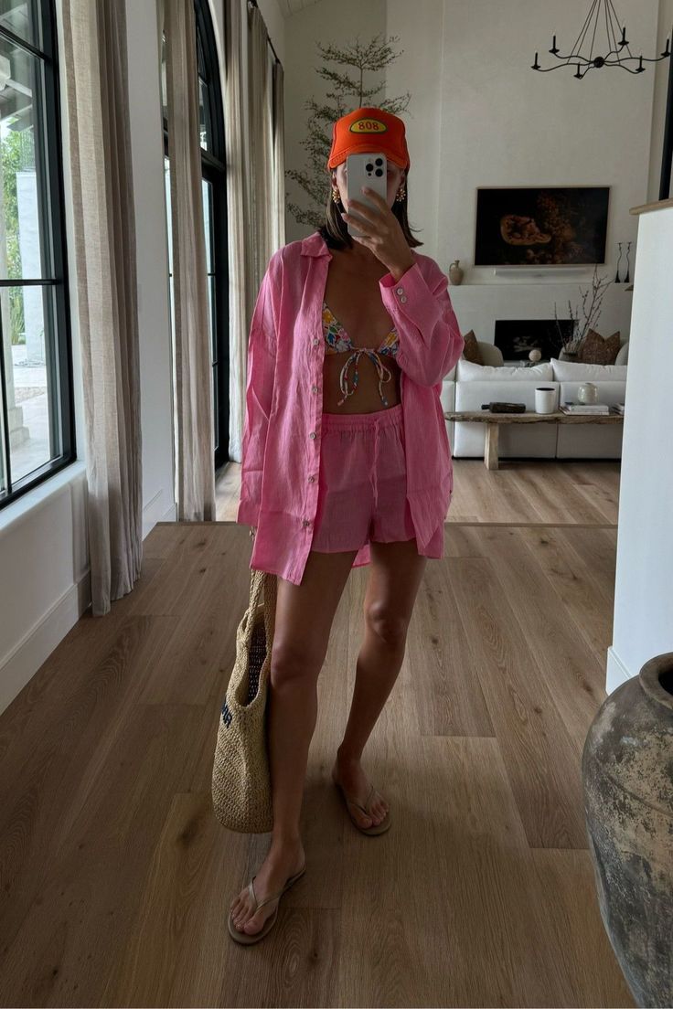 Πώς να συνδυάσεις μαγιό με καθημερινά ρούχα για το απόλυτο summer look