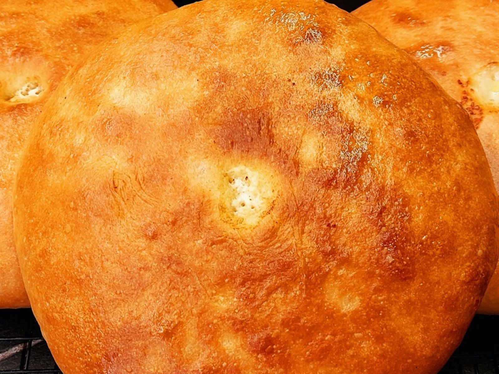 Αφράτα τηγανόψωμα με φέτα στον φούρνο από τον Γιώργο Ζώλη